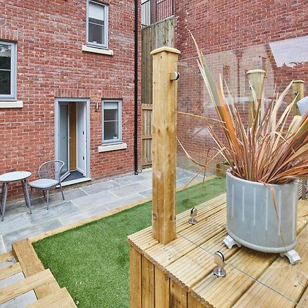 Host & Stay - Mallard Cottage 휫비 외부 사진